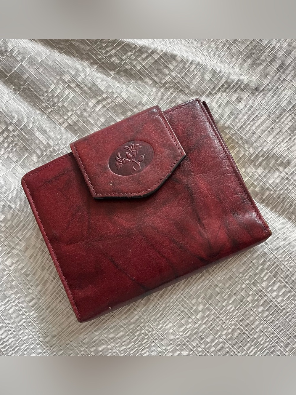 Buxton genuine leather bifold wallet with kiss lock change pouch